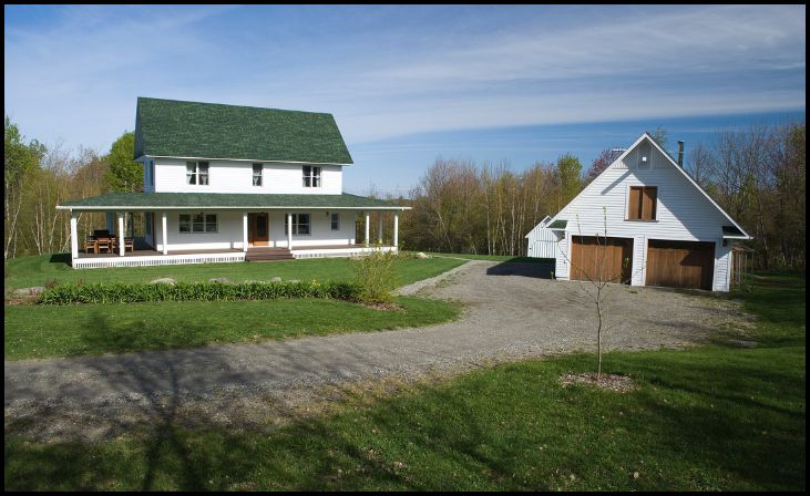 Traditional Farmhouse Porch